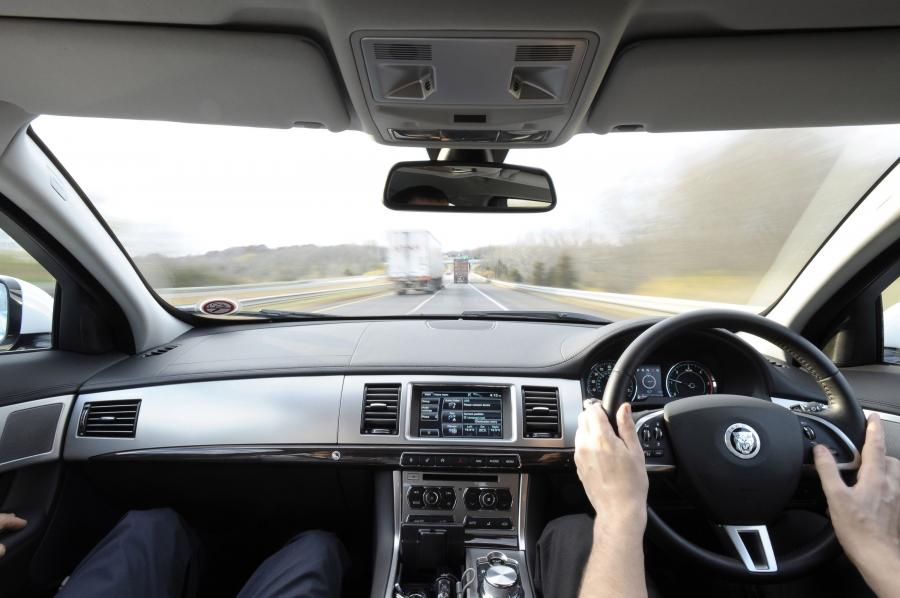  Jaguar XF 2.2 Diesel Epic Journey 2012 года  (фото 7 из 14)